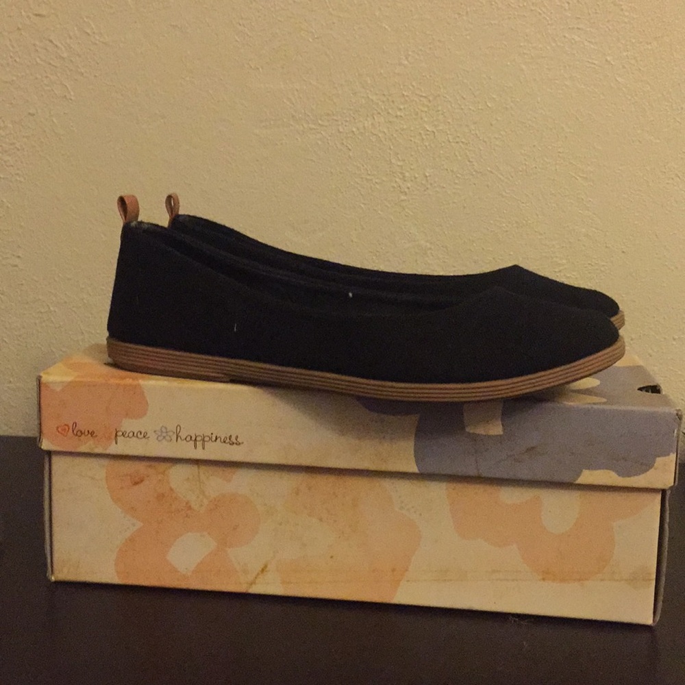 NEW IN BOX Black Slip on Shoes